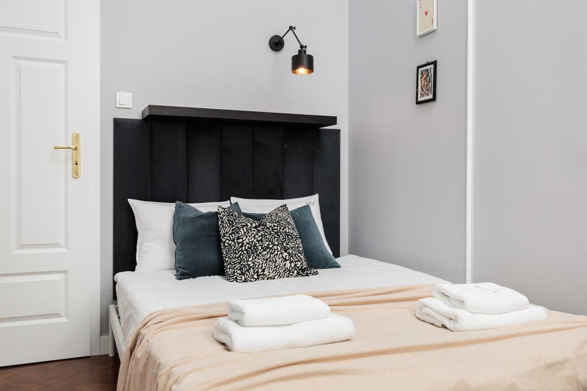 Spacious & Modern 6 Bedroom - Around The Main Market Square - By Upstairs Apartment Krakau