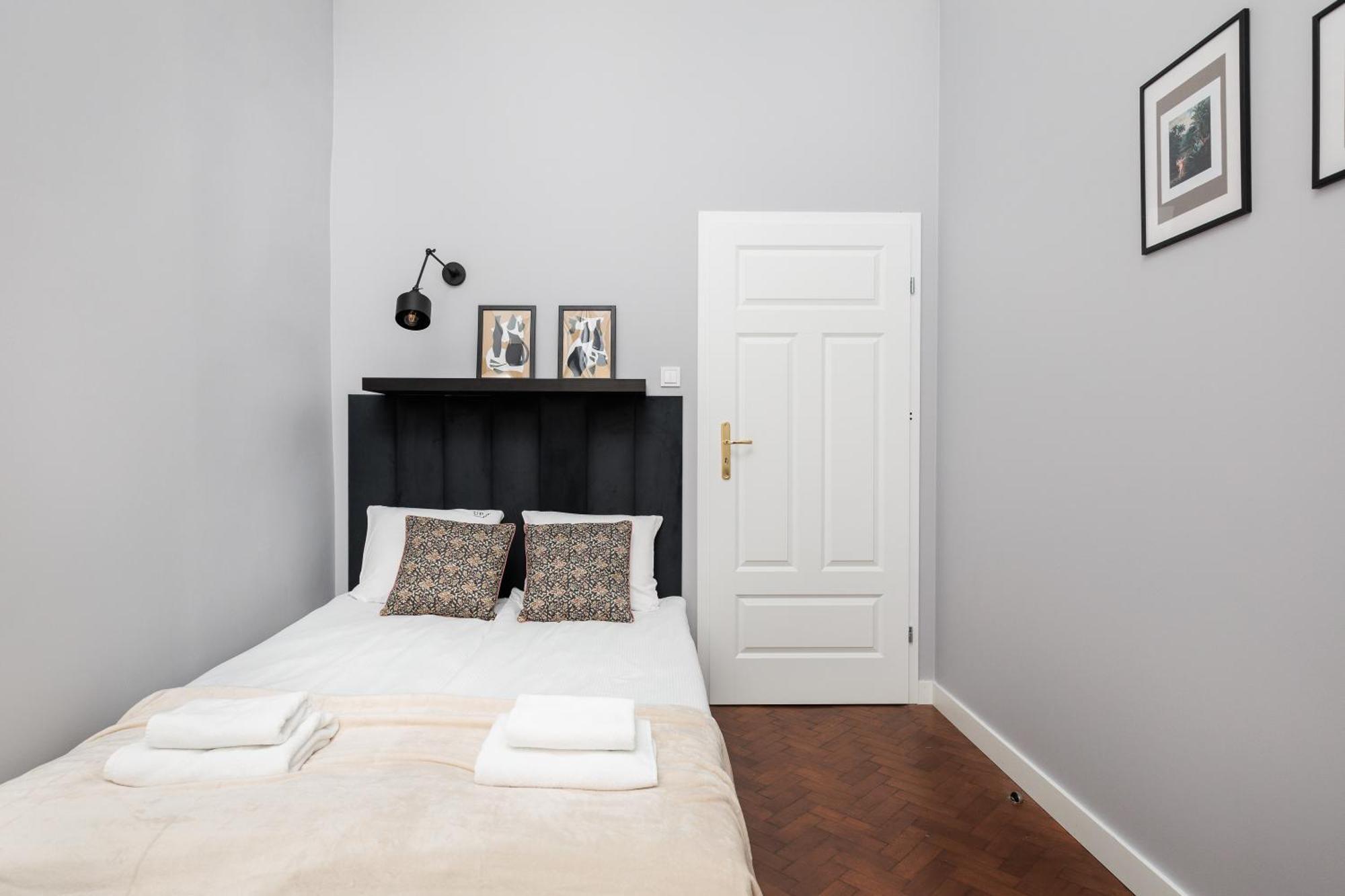 Apartment Spacious & Modern 6 Bedroom - Around The Main Market Square - By Upstairs